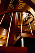 Винтовая лестница на второй уровень